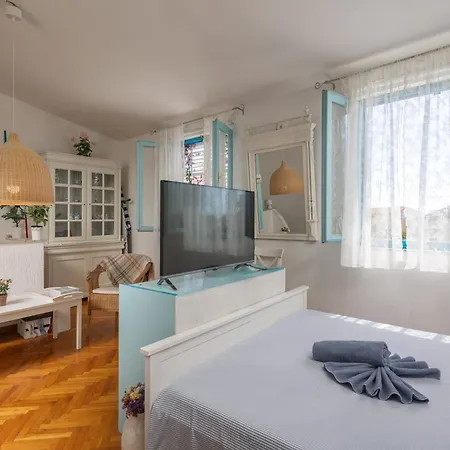 Apartment Charming Marina - Happy *