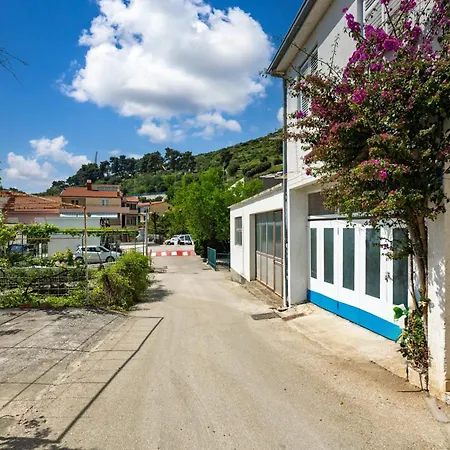 Apartment Charming Marina - Happy