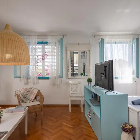 Apartment Charming Marina - Happy Podgora